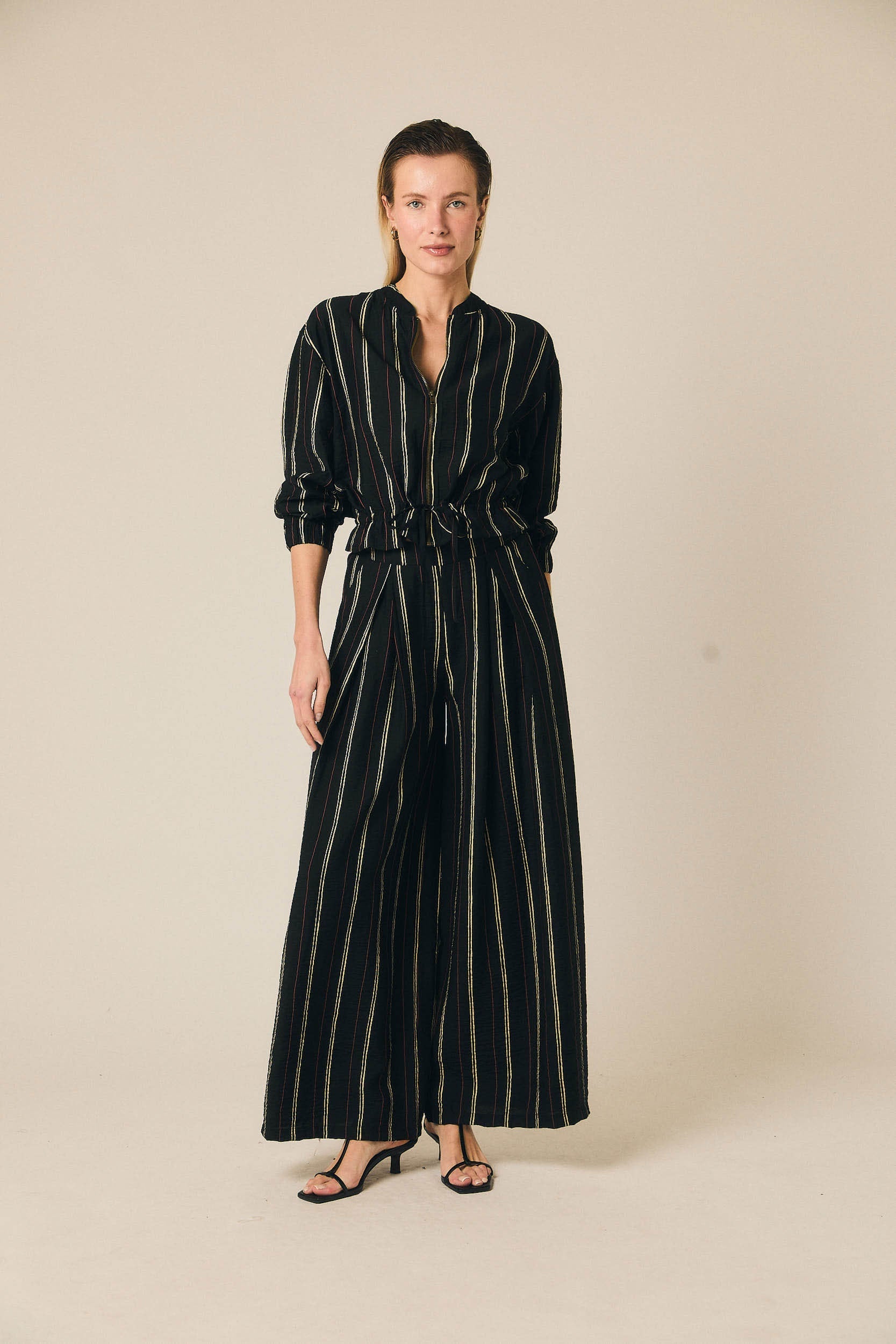 Pantalón ancho de rayas negro