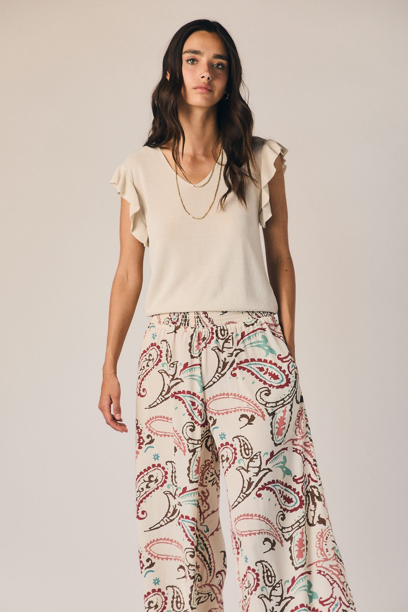 Pantalón gomas estampado paisley natural