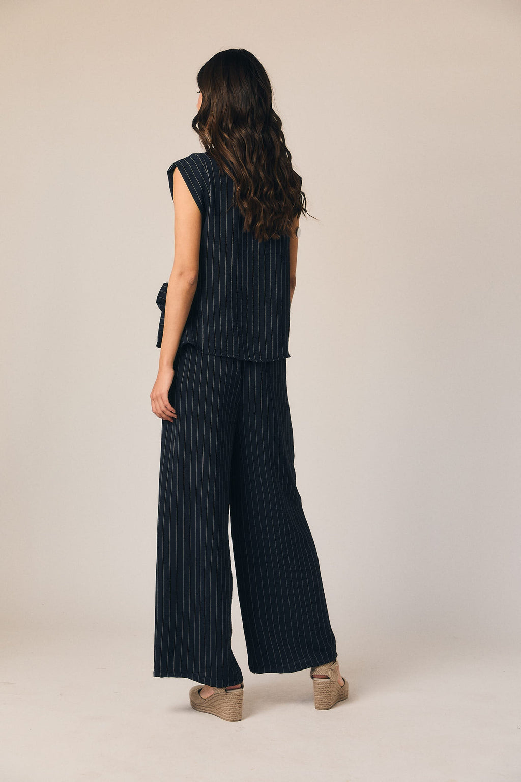 Pantalón fluido rayas azul marino