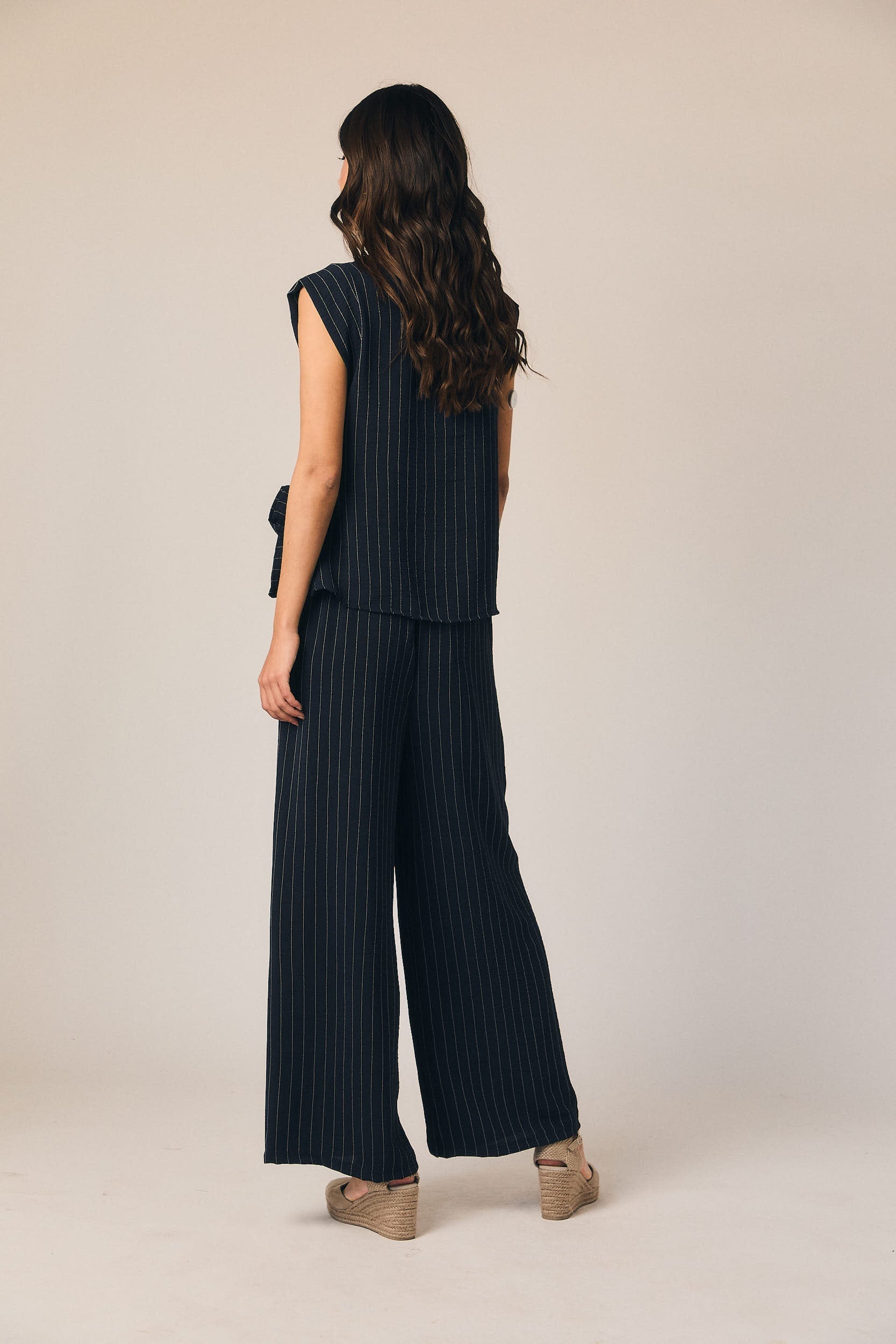 Pantalón fluido rayas azul marino