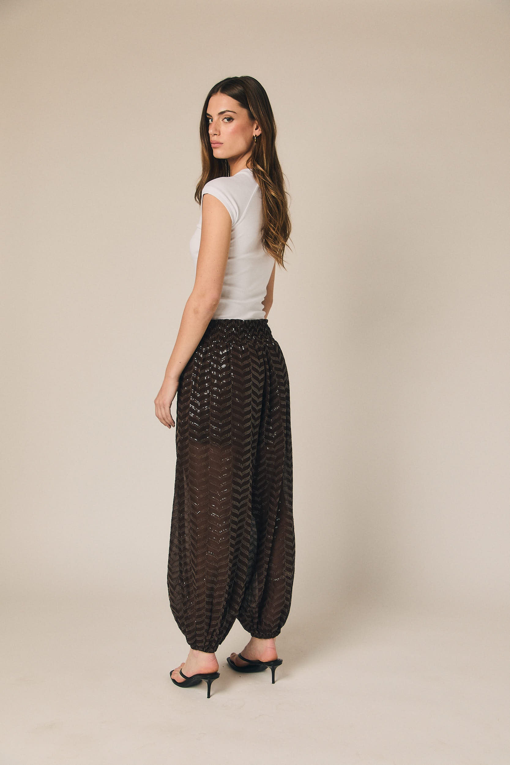 Pantalón de lentejuelas bombacho marrón
