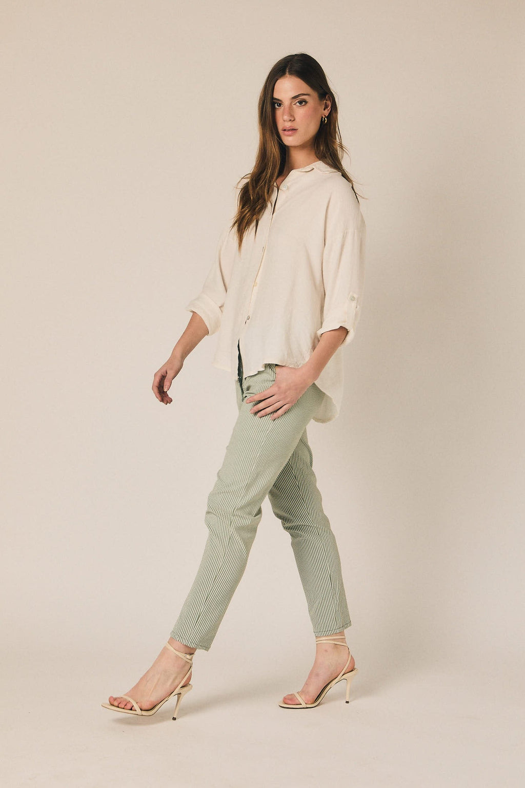 Pantalón seersucker rayas verde kaki