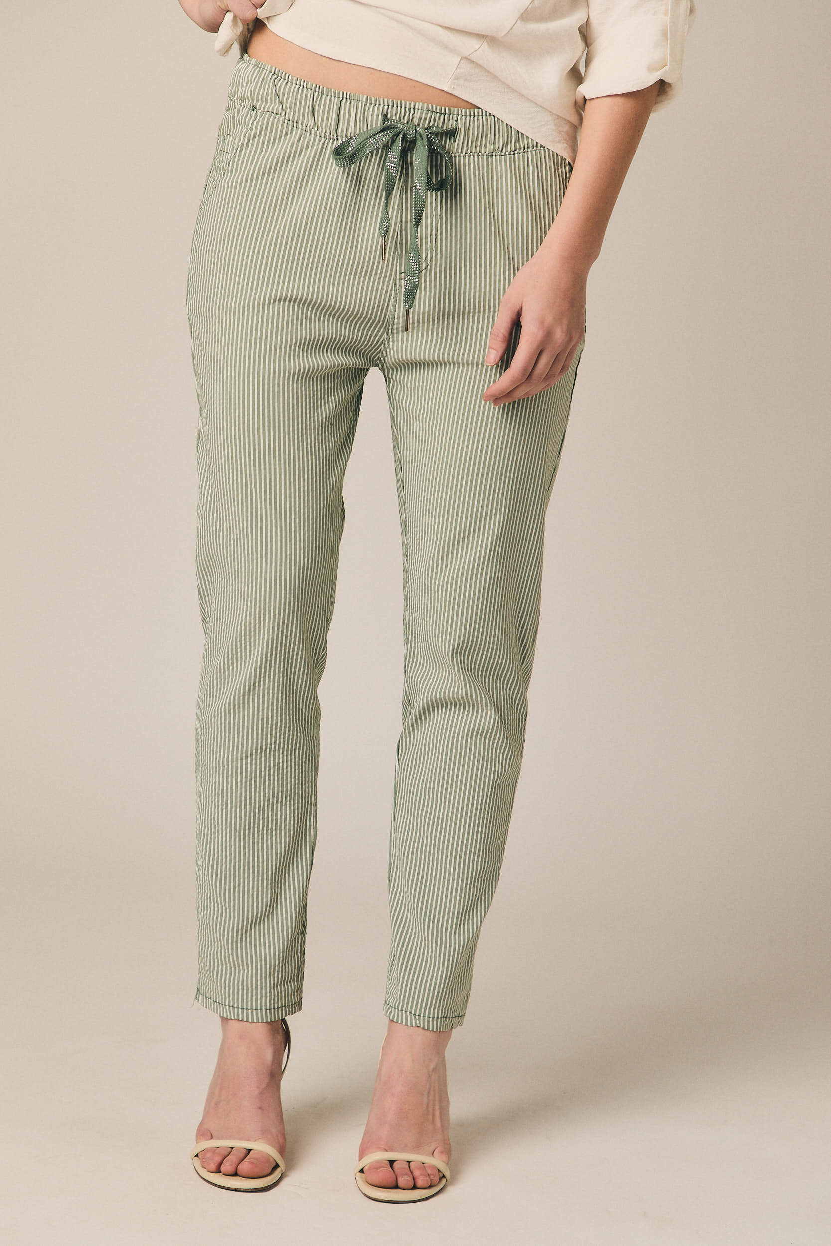Pantalón seersucker rayas verde kaki