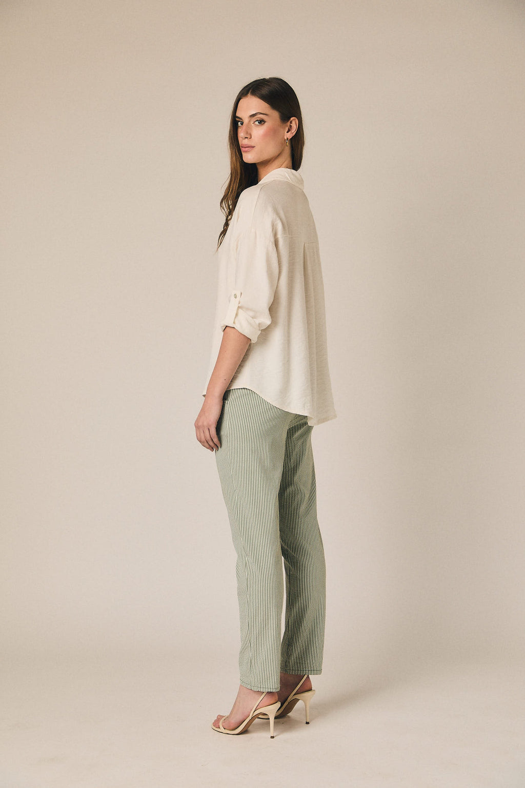 Pantalón seersucker rayas verde kaki