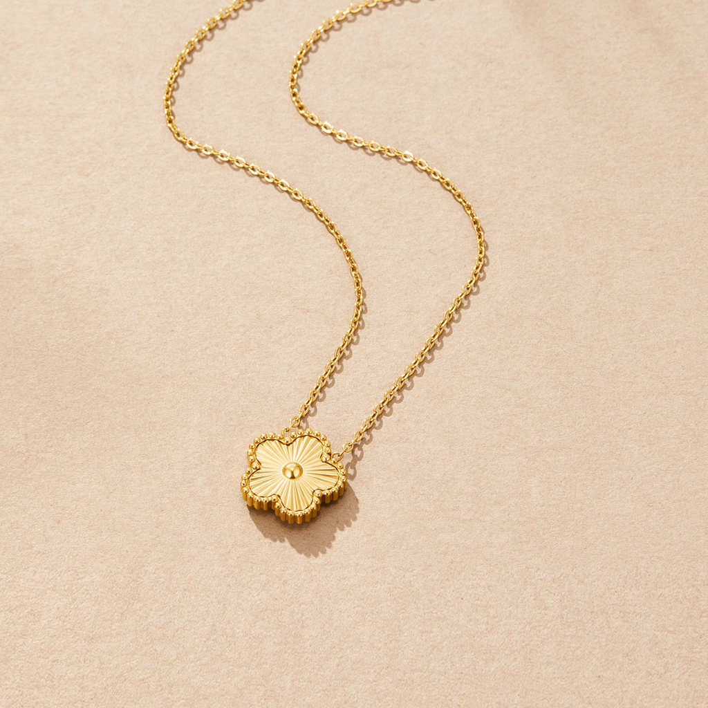 Collar de Suerte Dorado