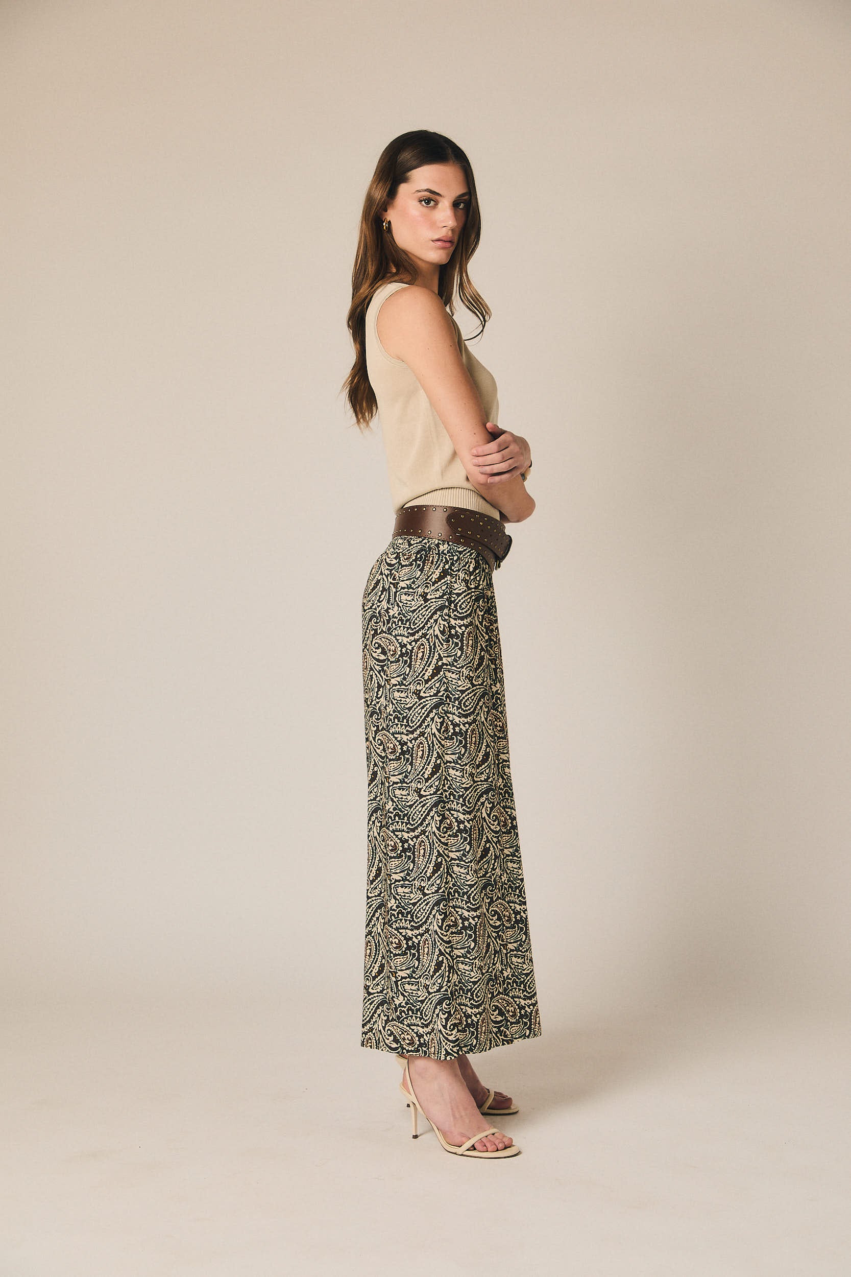 Top de punto sin mangas beige