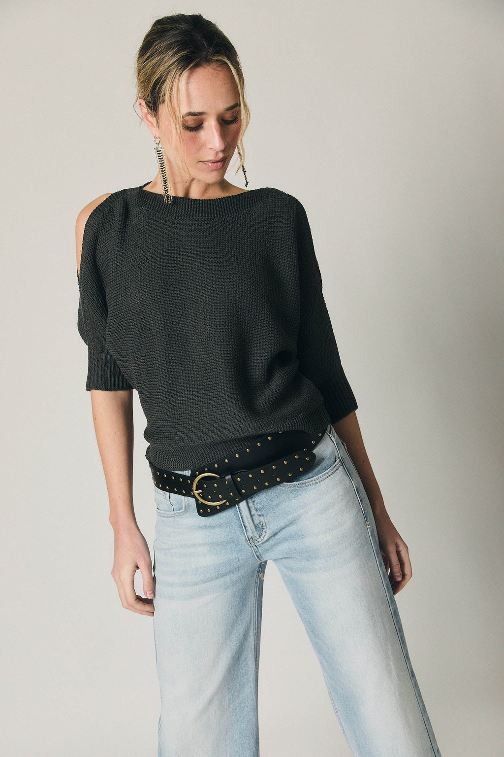 Top punto cut out gris