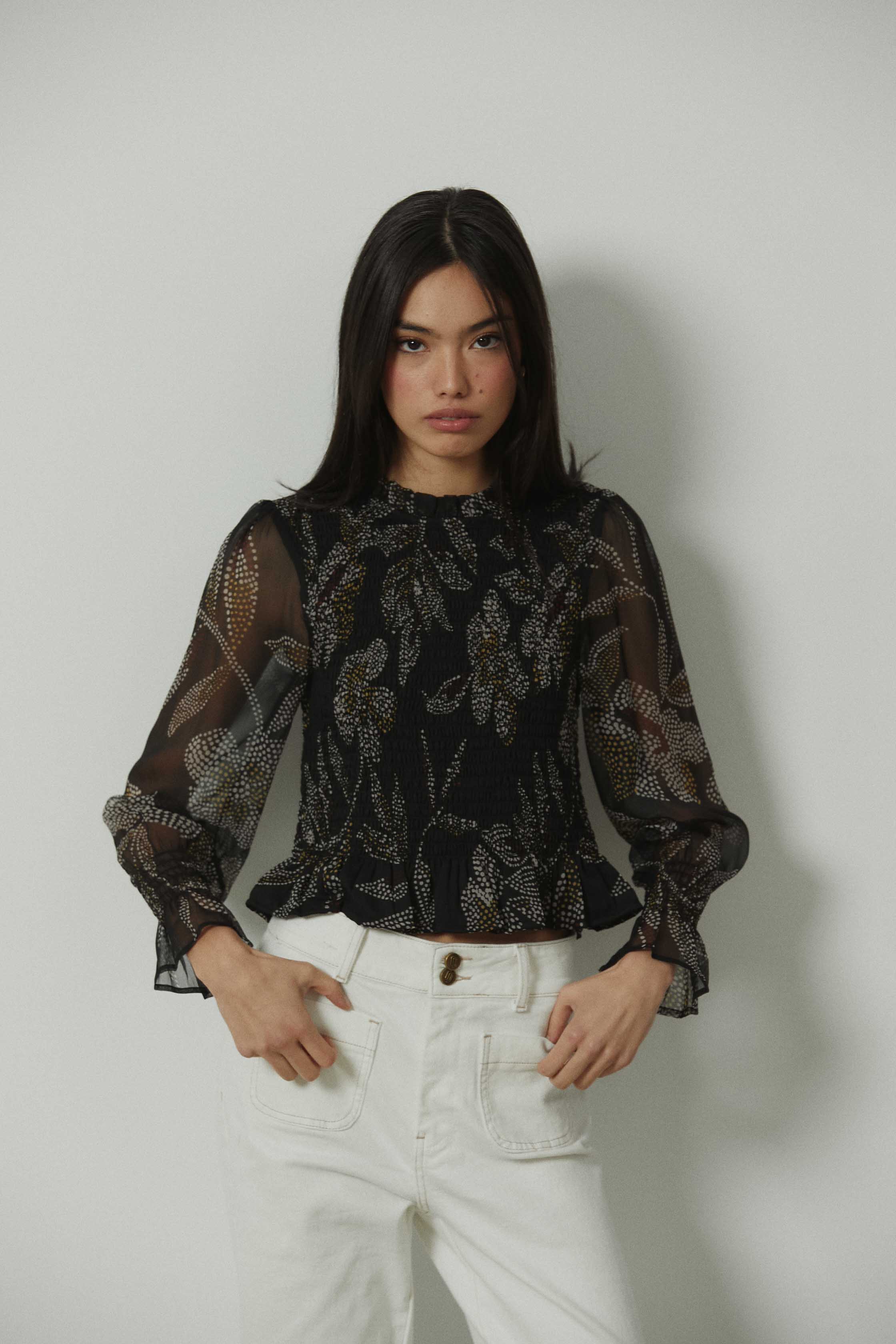 Top tul nido de abeja maxi estampado floral negro