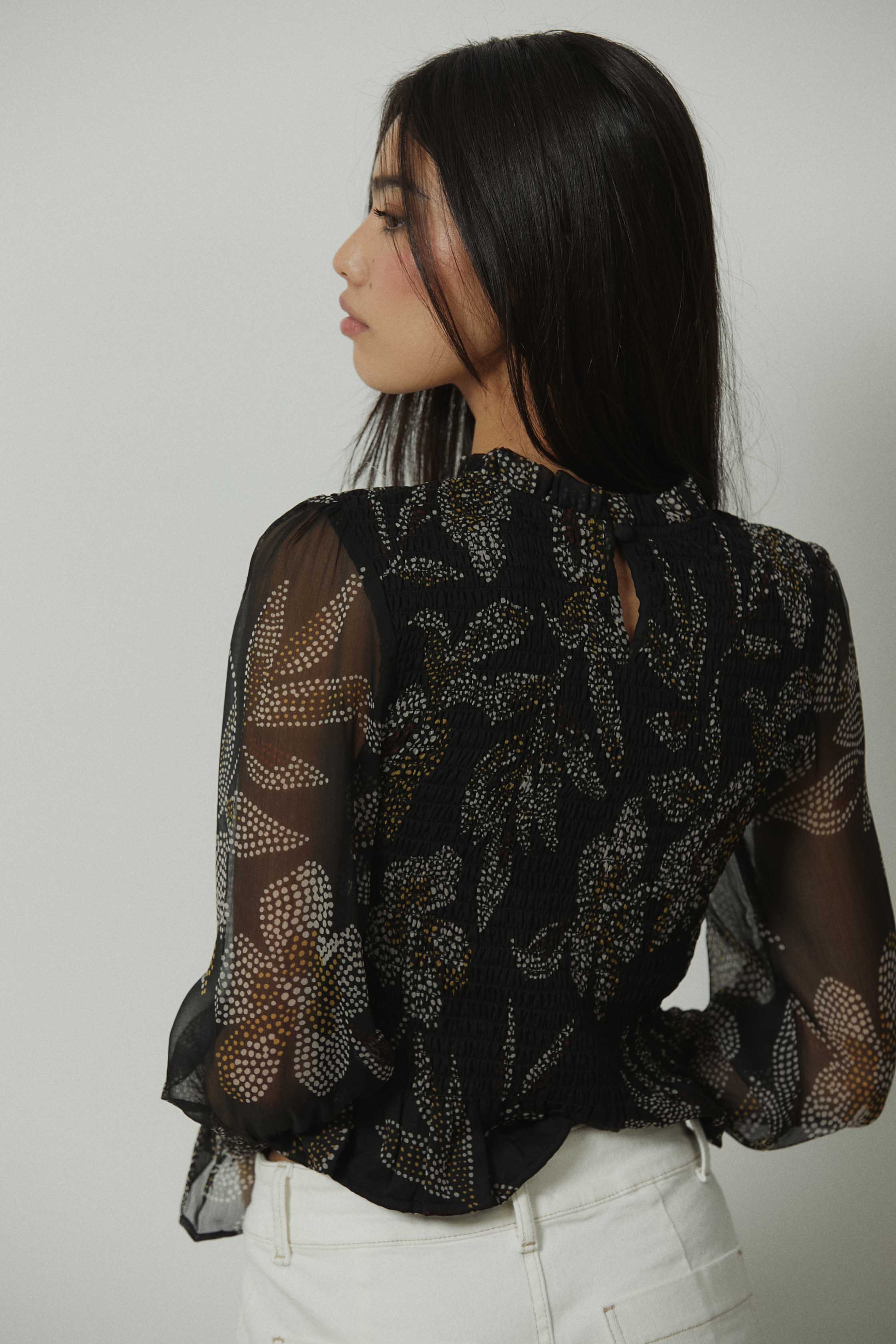 Top tul nido de abeja maxi estampado floral negro