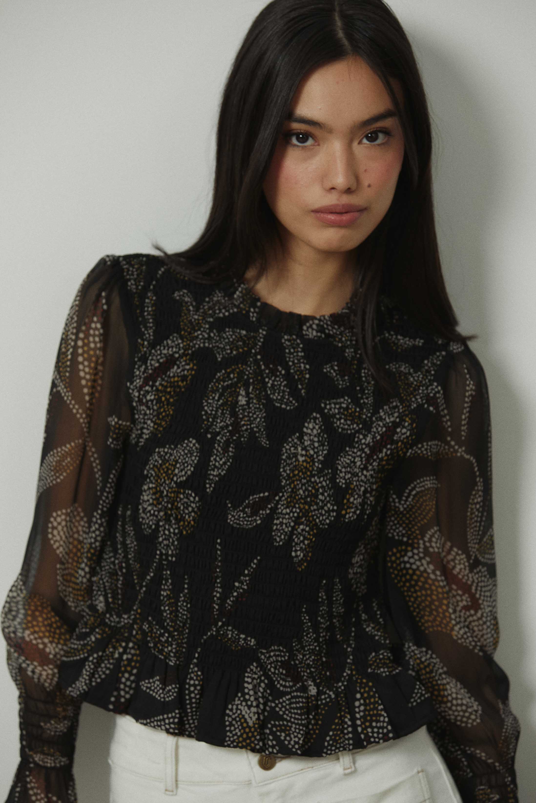 Top tul nido de abeja maxi estampado floral negro
