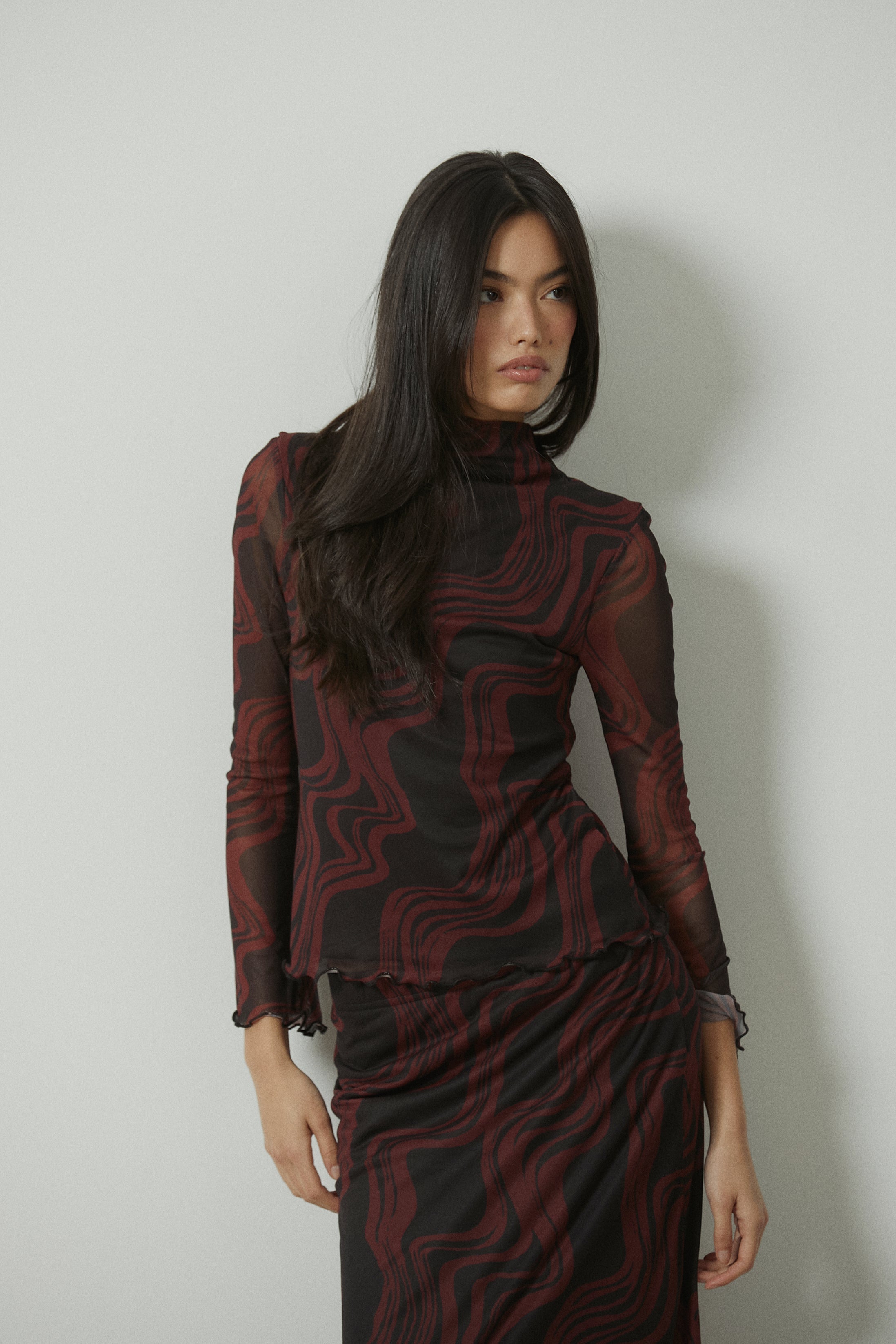 Top de tul estampado ondas teja