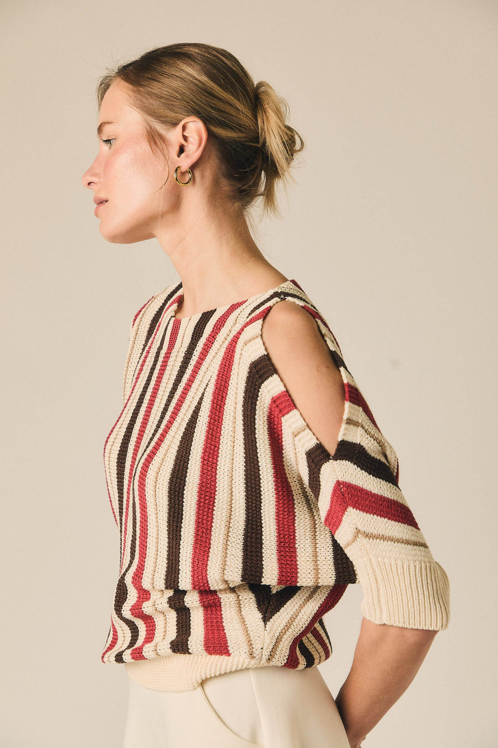 Top de punto cut out rayas