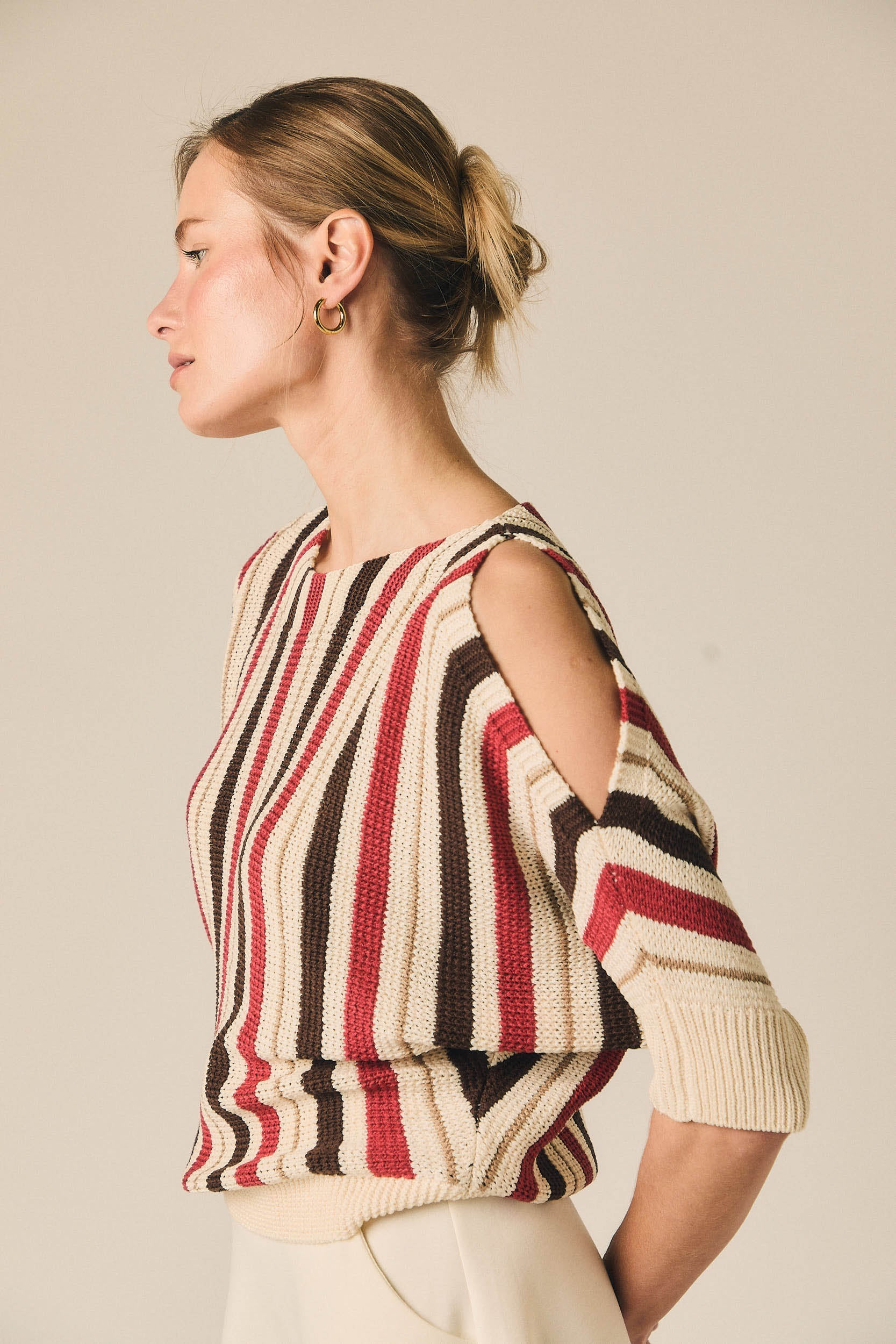 Top de punto cut out rayas