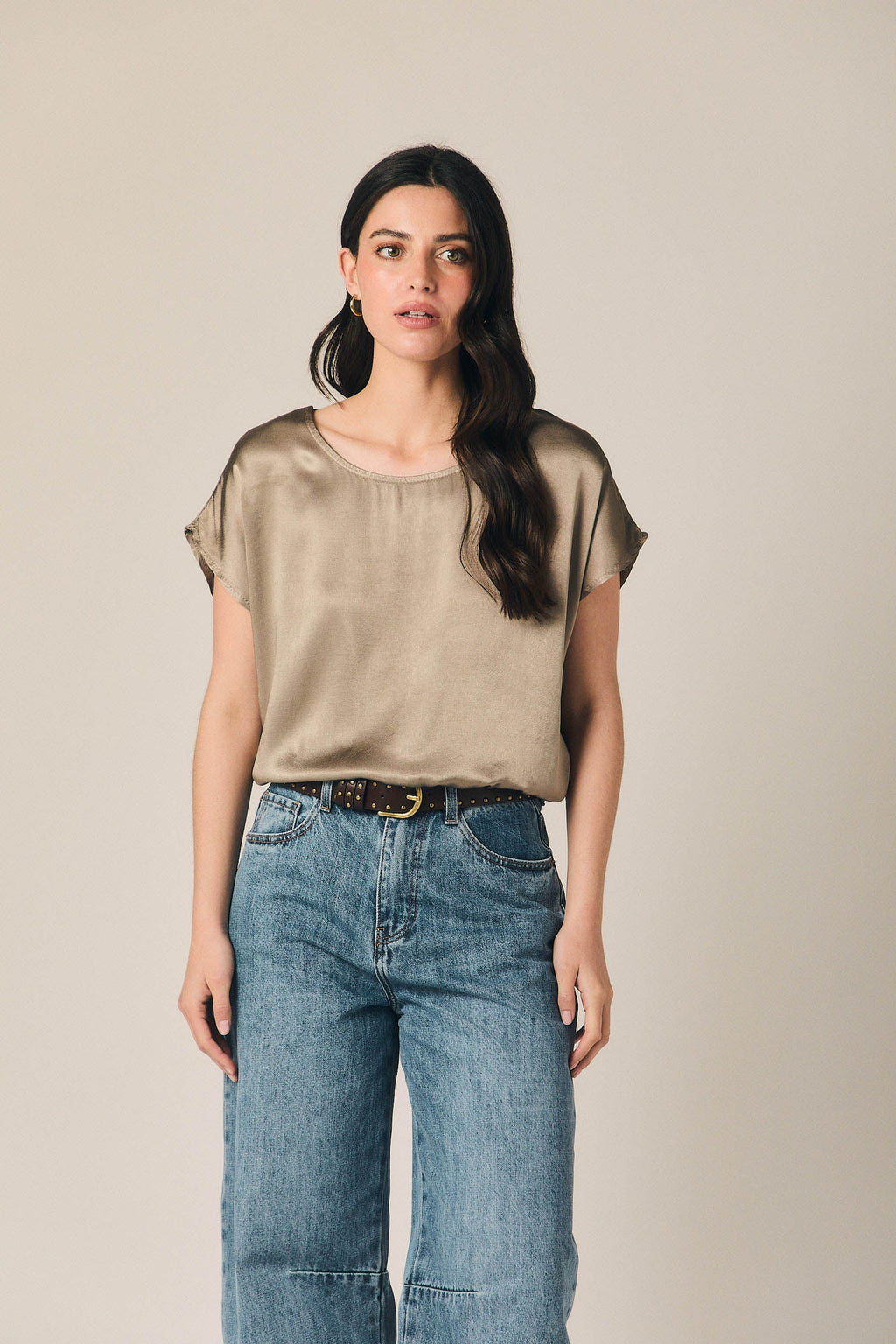 Camiseta raso con cordón topo