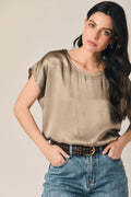 Camiseta raso con cordón topo