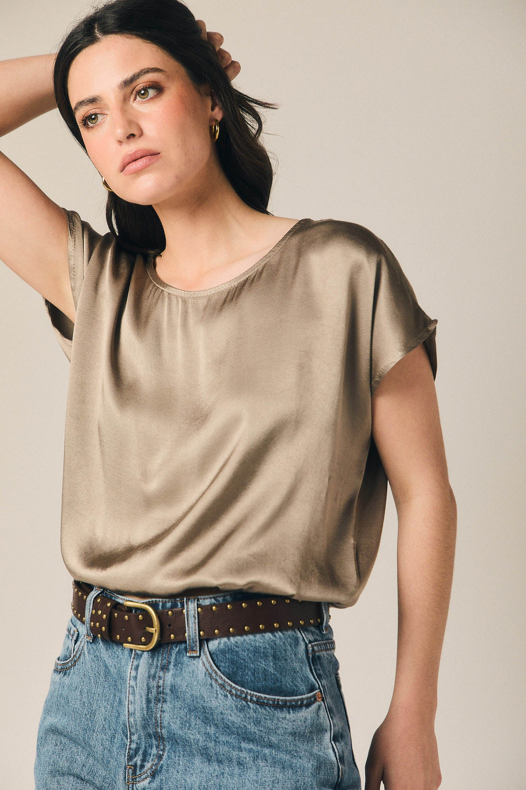 Camiseta raso con cordón topo