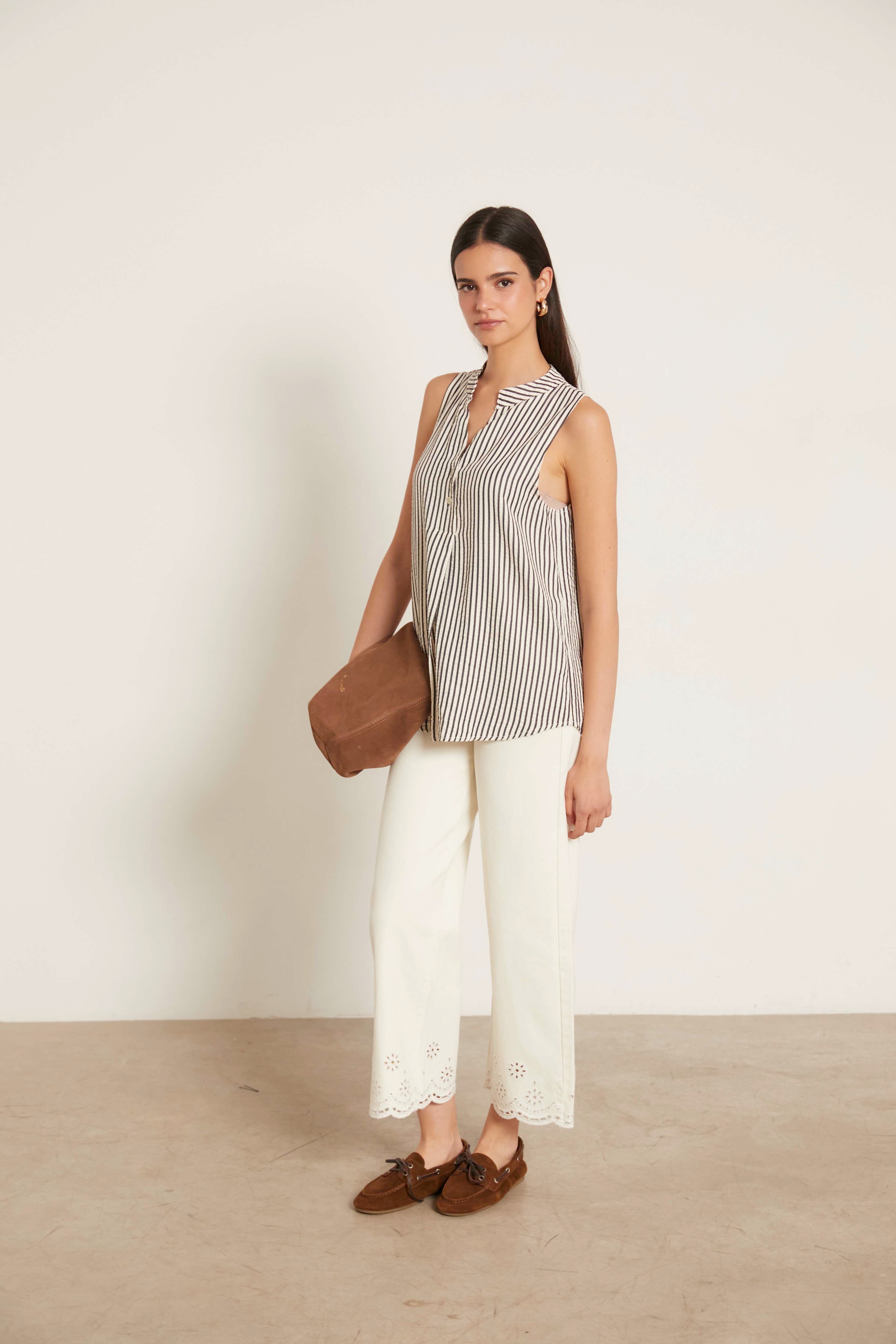 Top seersucker rayas sin mangas blanco