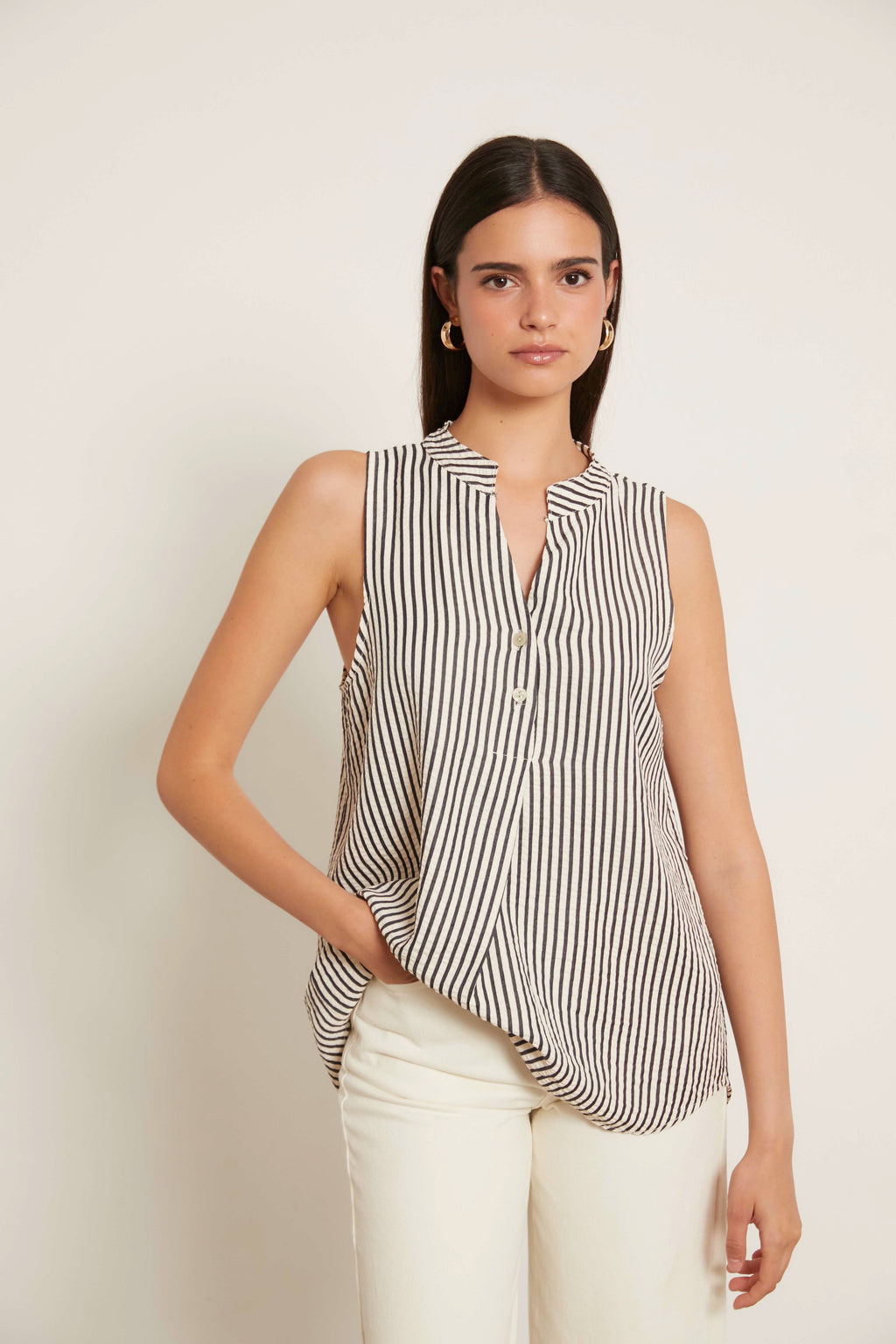 Top seersucker rayas sin mangas blanco