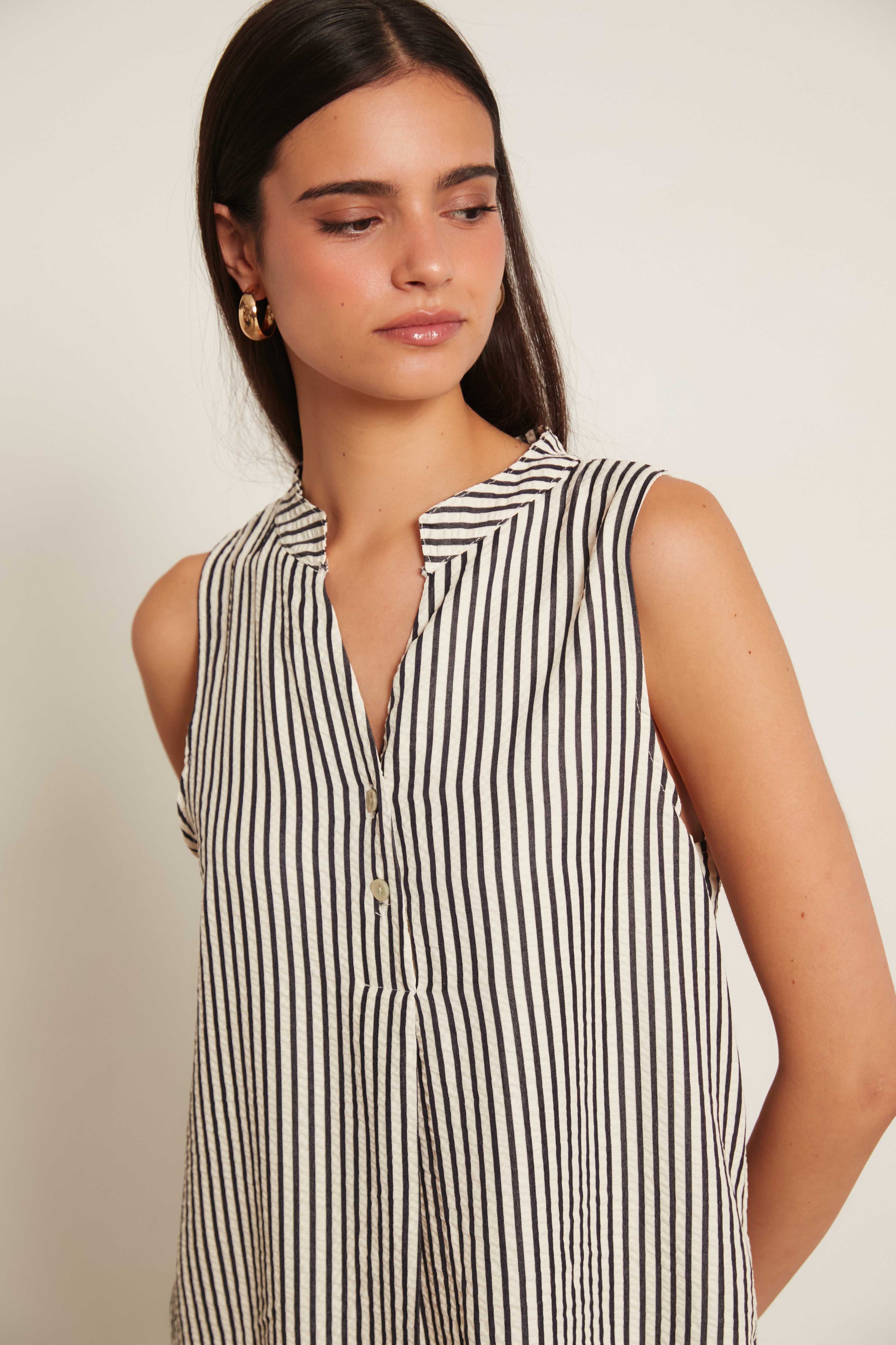 Top seersucker rayas sin mangas blanco