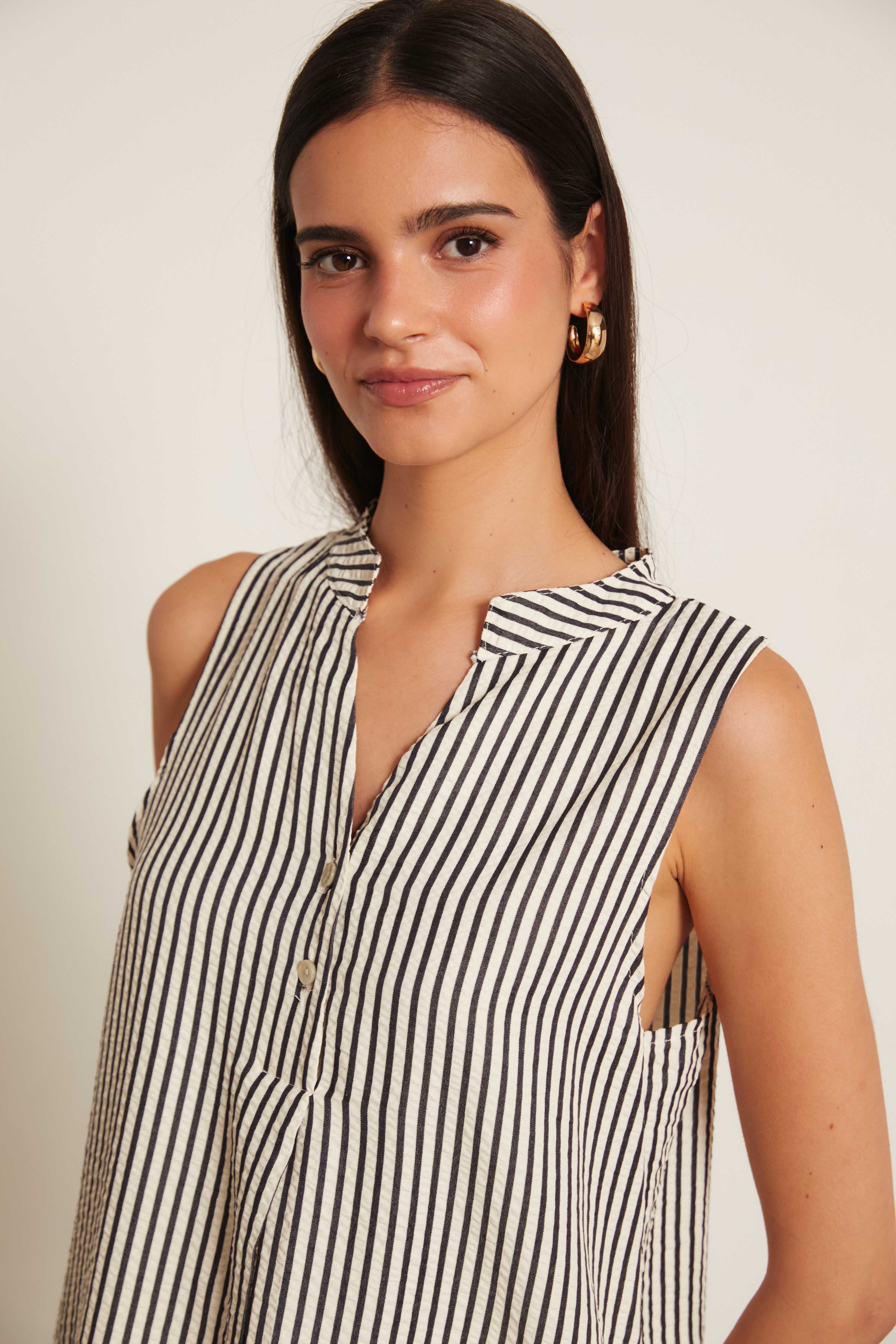 Top seersucker rayas sin mangas blanco