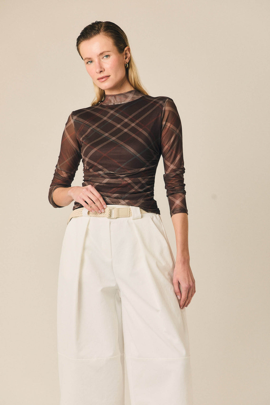 Top de tul estampado de cuadros marrón