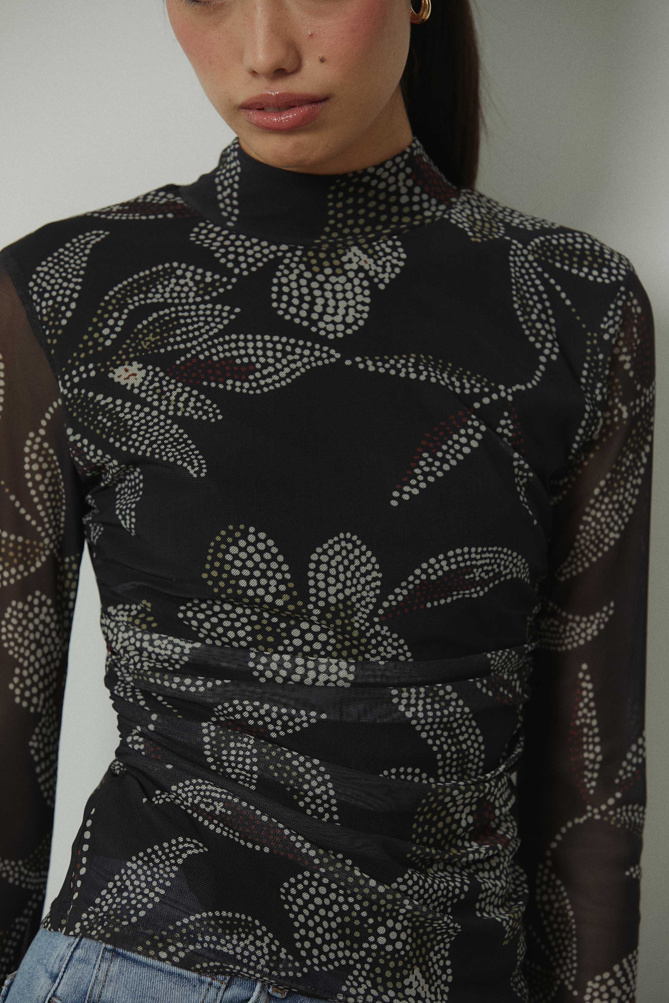 Top tul maxi estampado floral negro