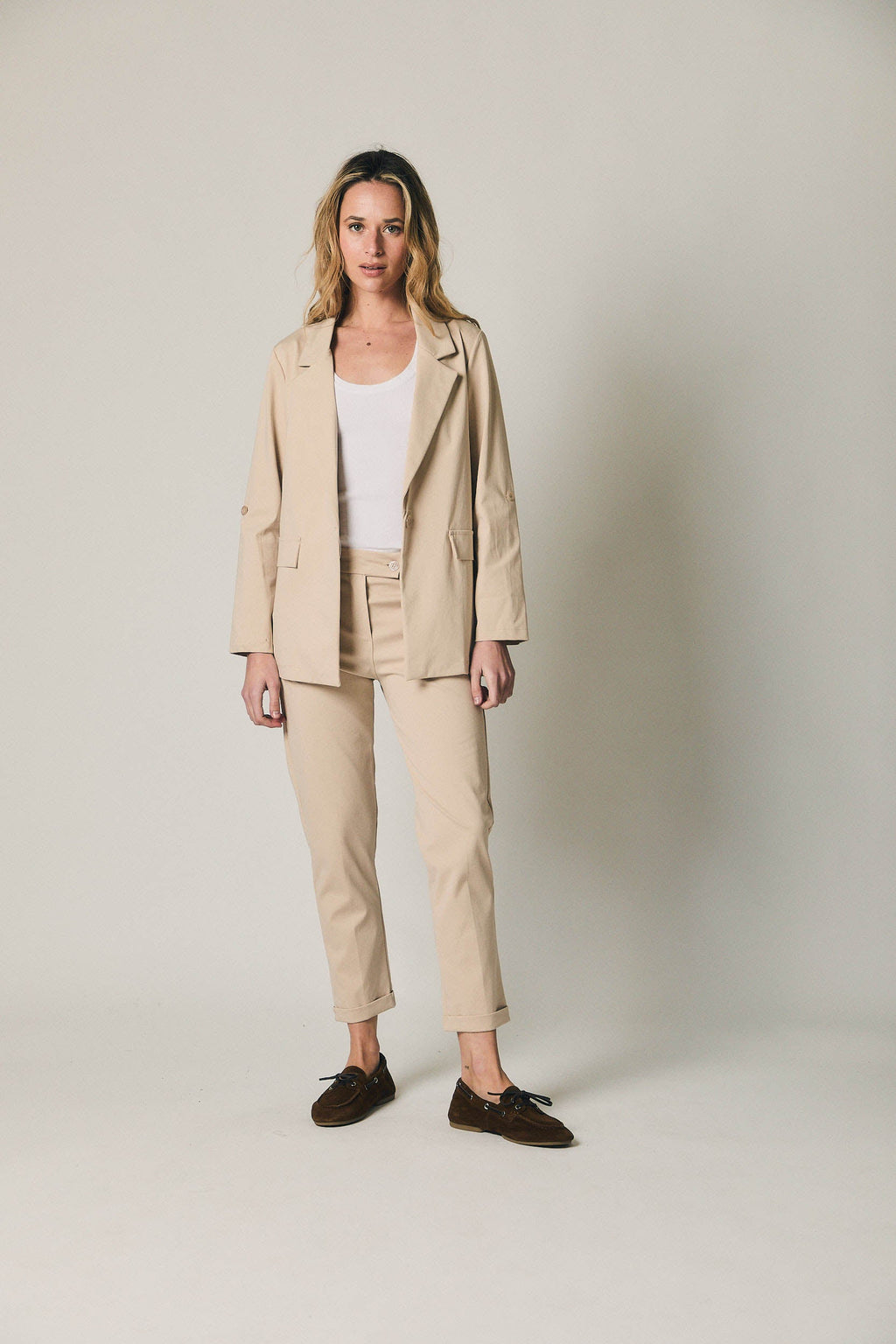 Americana ligera sastre recta beige