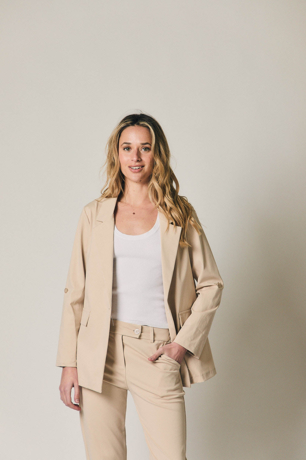 Americana ligera sastre recta beige