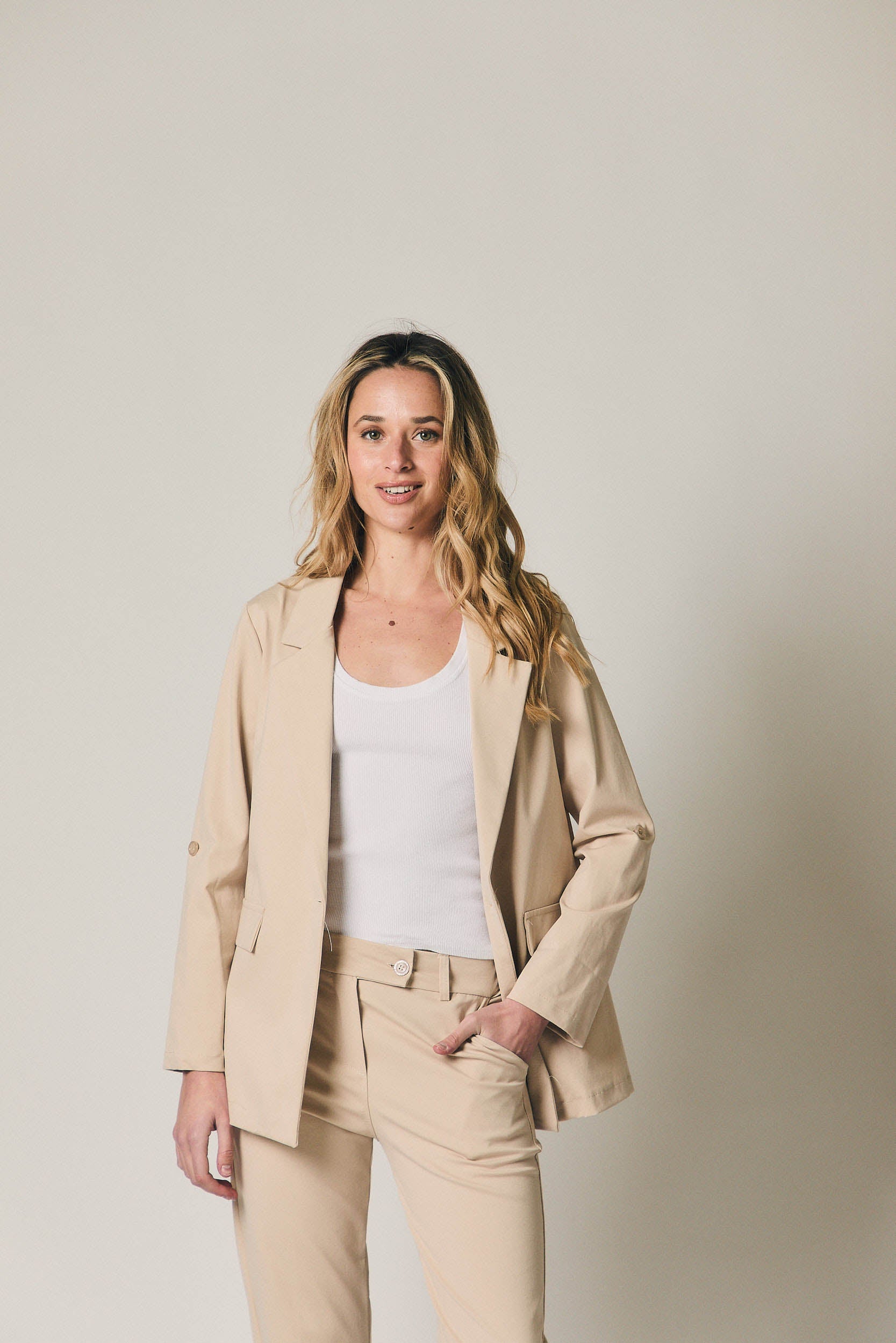 Americana ligera sastre recta beige