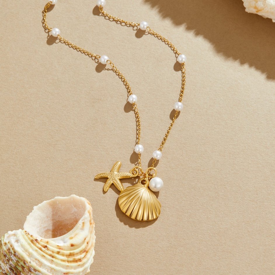 Collar con encanto de concha Aria