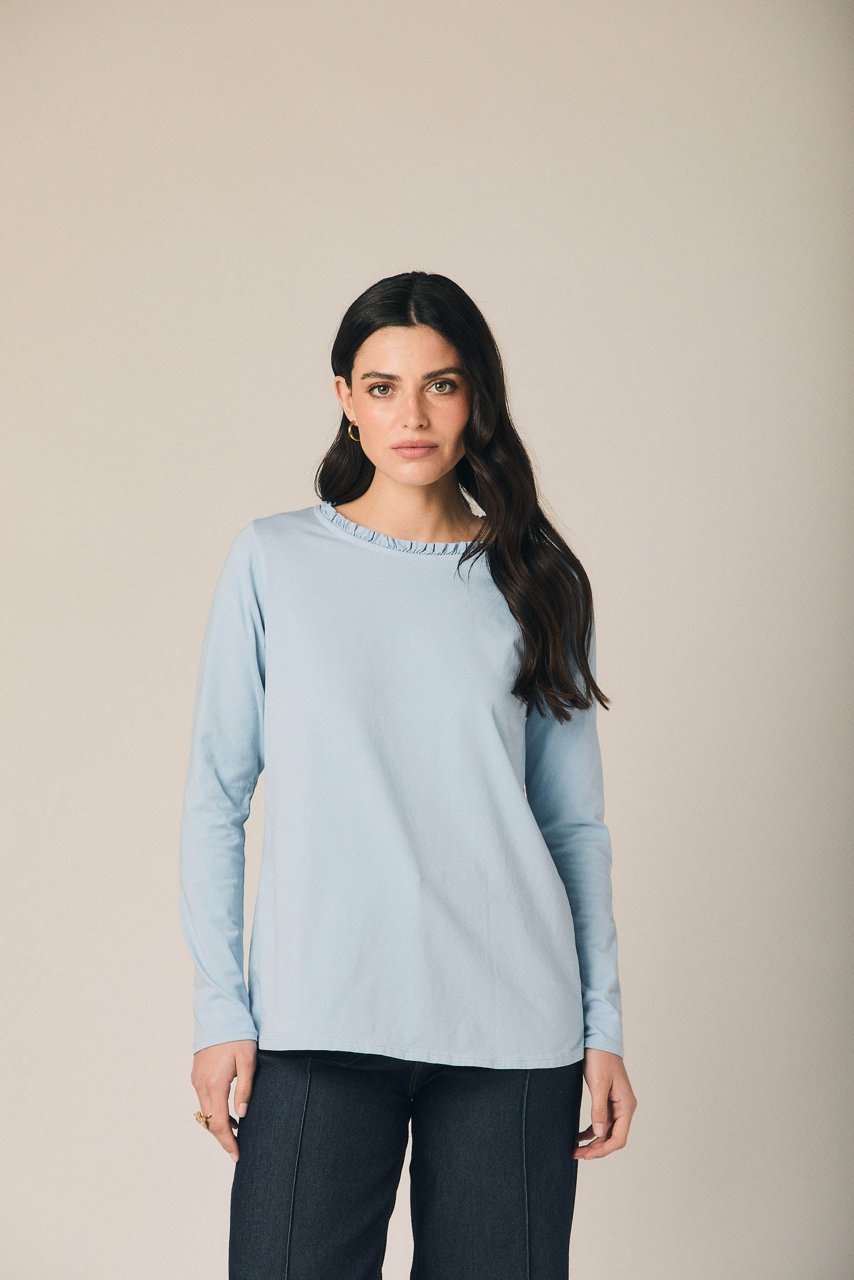 Camiseta básica detalle rizo celeste