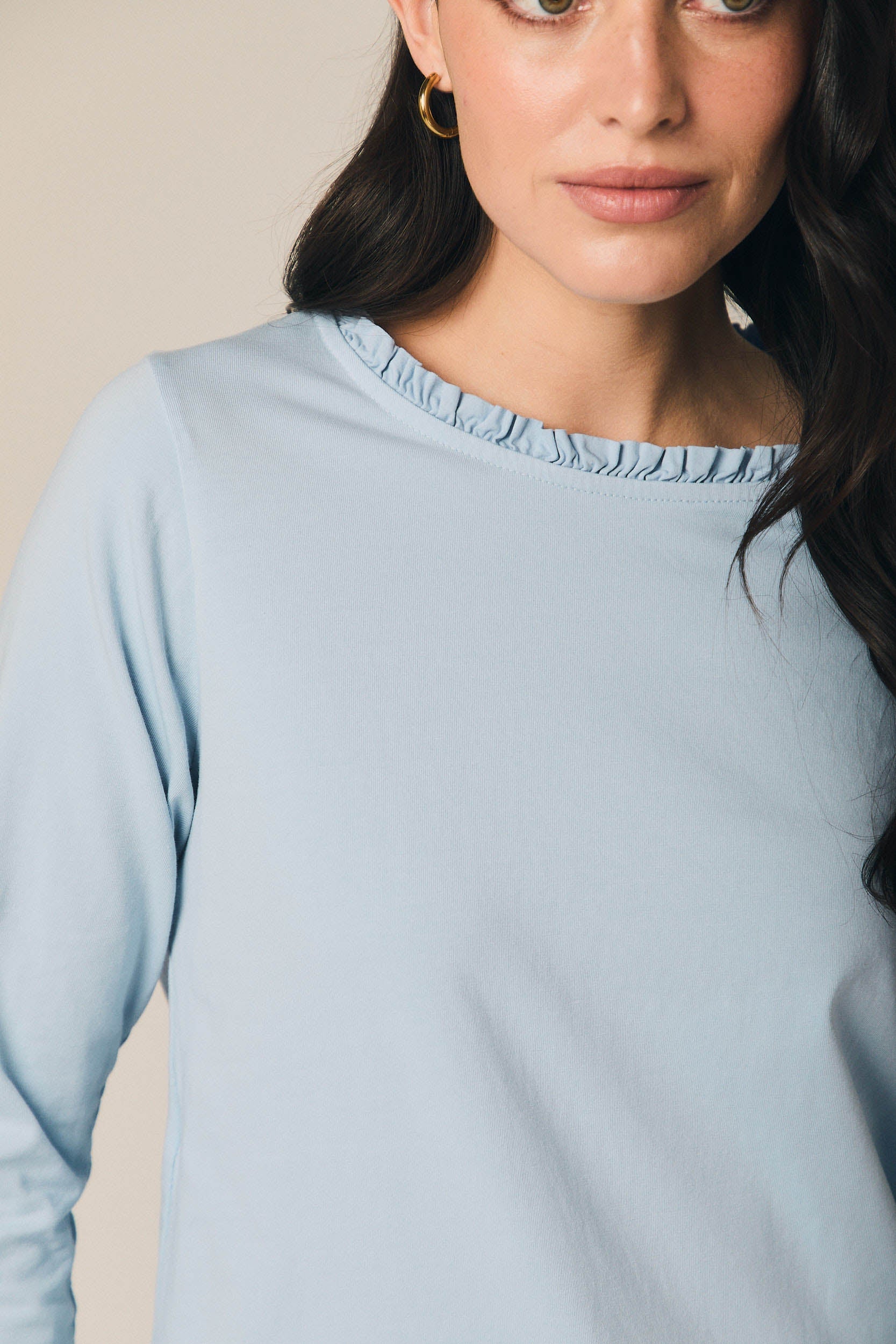 Camiseta básica detalle rizo celeste