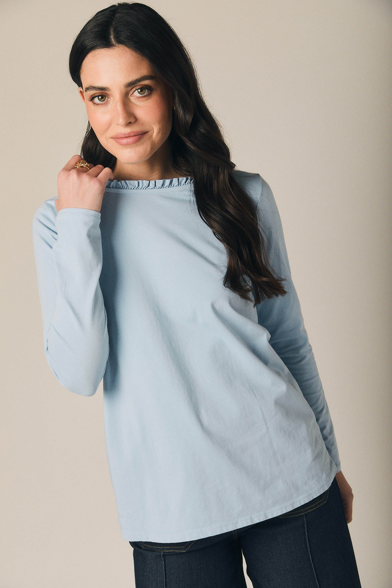 Camiseta básica detalle rizo celeste