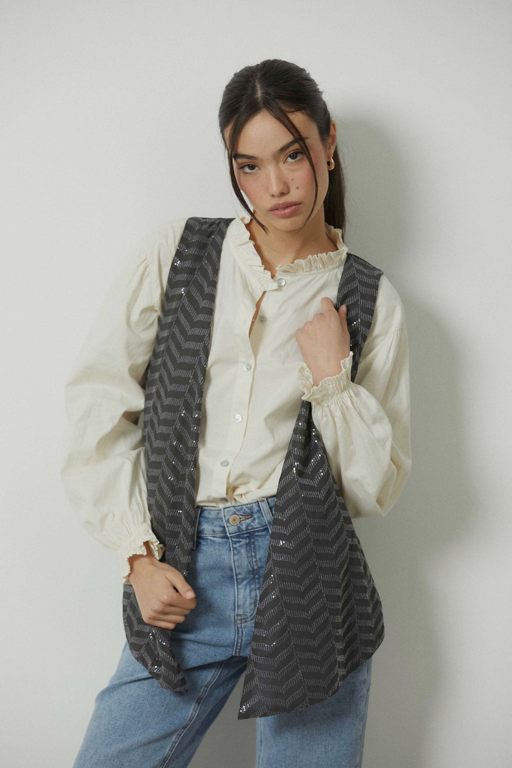 Chaleco zig zag lentejuelas gris