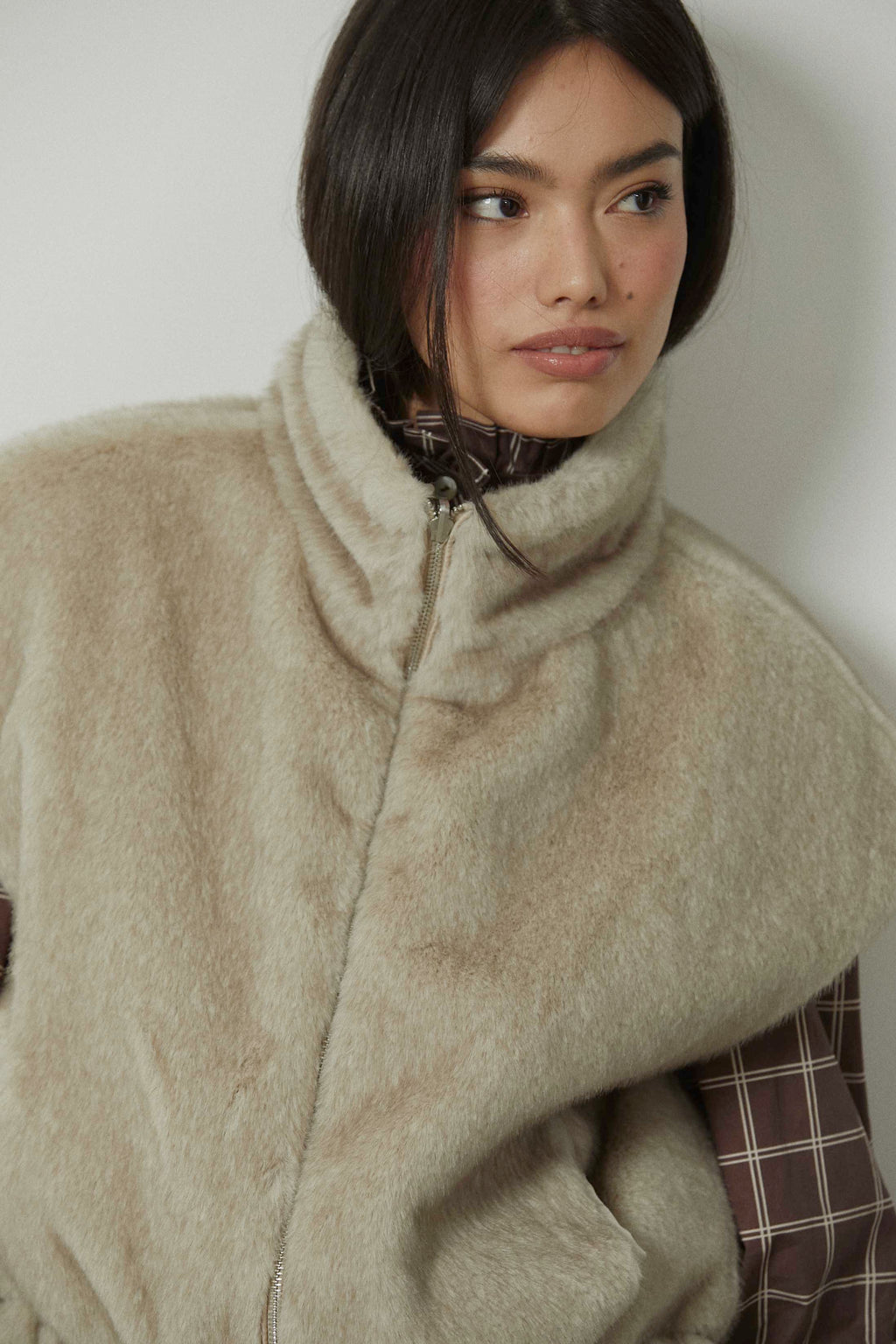 Chaleco reversible pelo acolchado beige