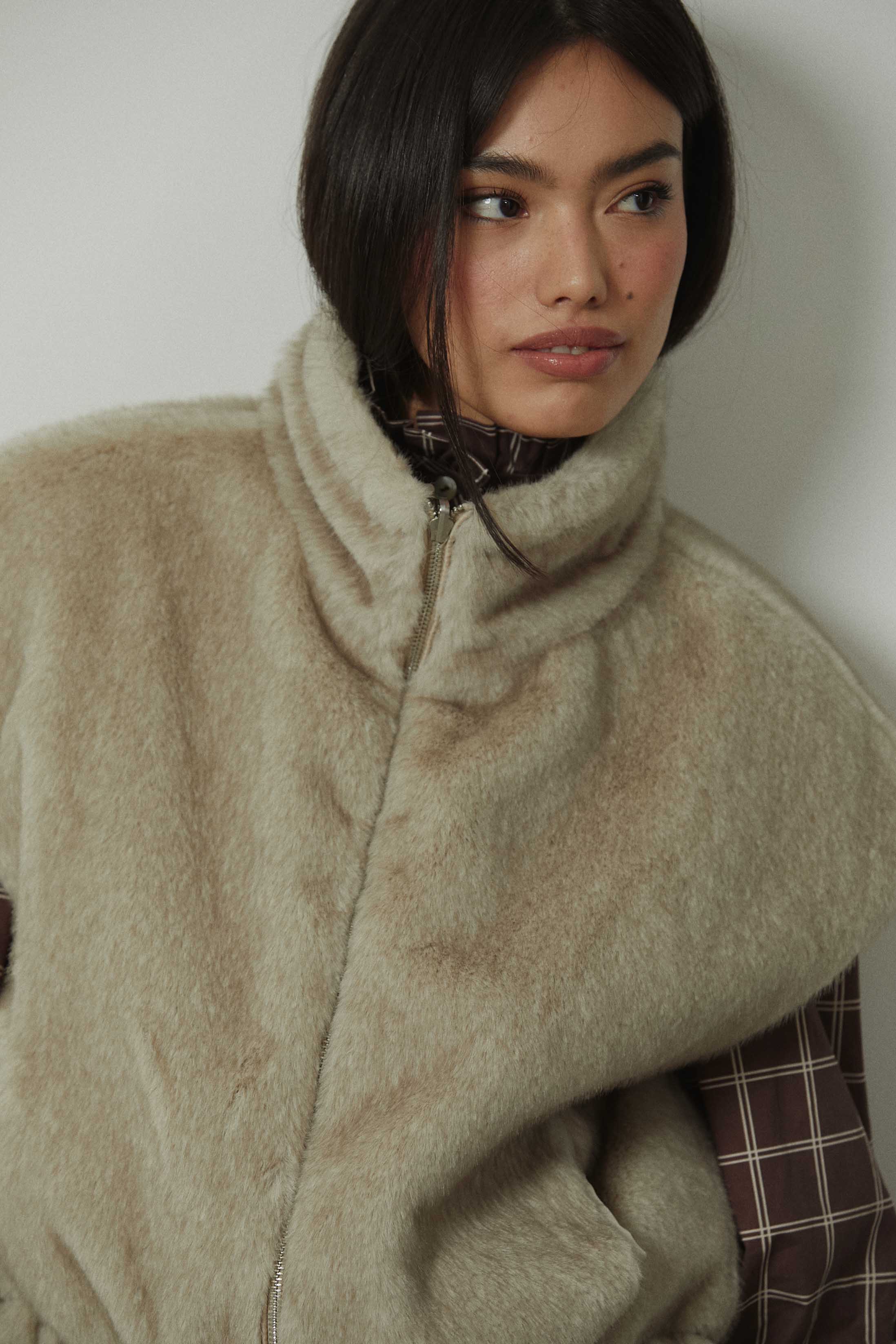 Chaleco reversible pelo acolchado beige