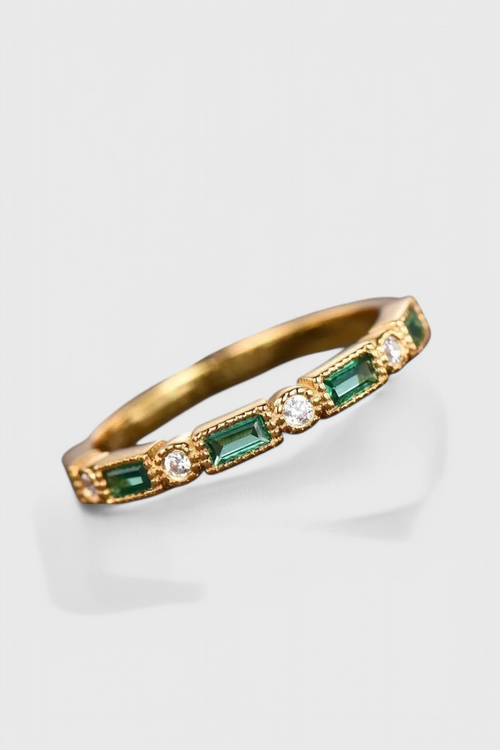 Anillo Dorado con Zirconia Verde Vintage