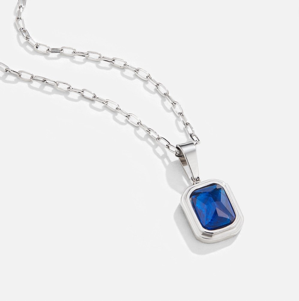Collar de plata con colgante azul océano