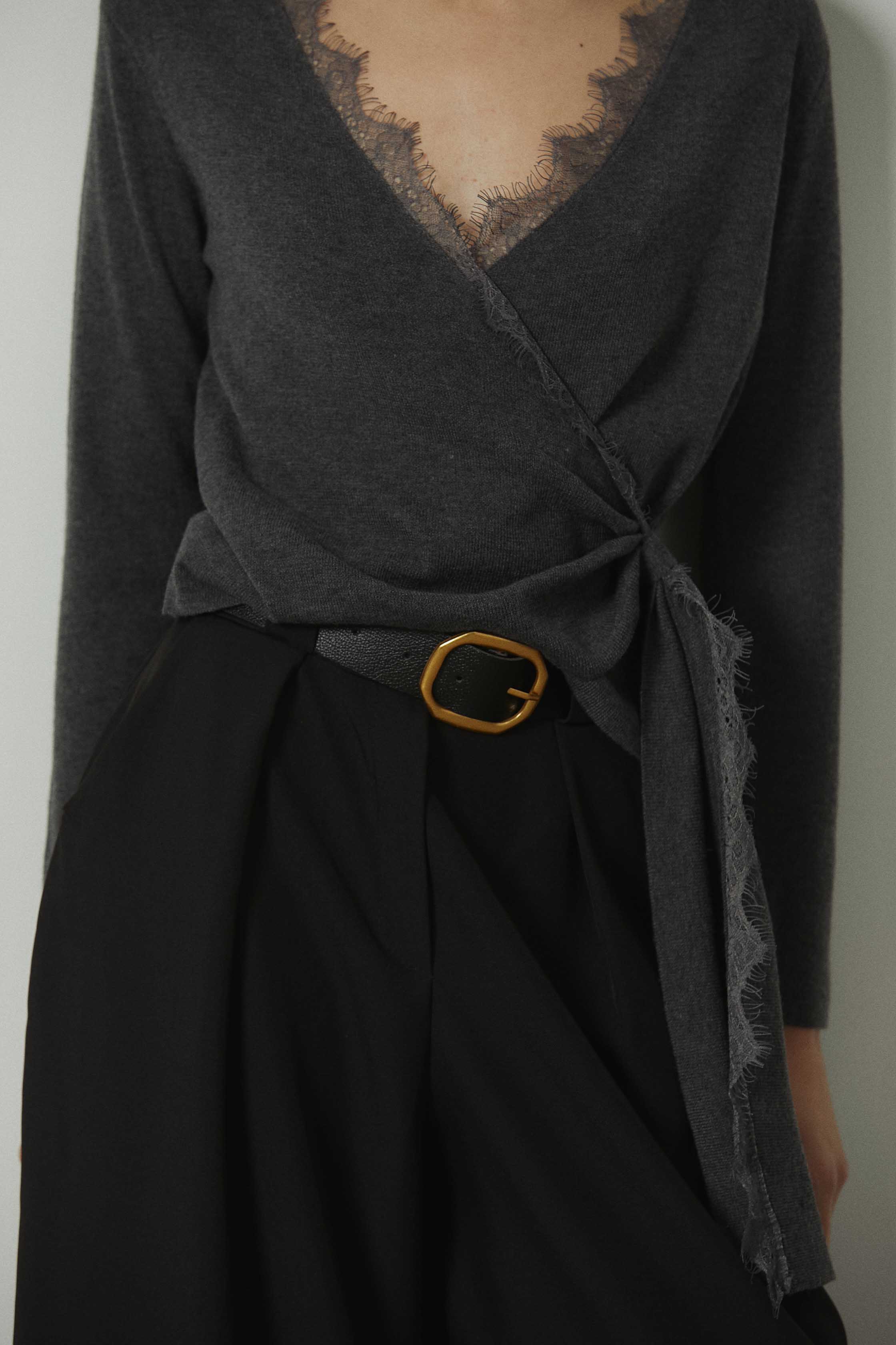 Pantalón recto ancho cropped negro