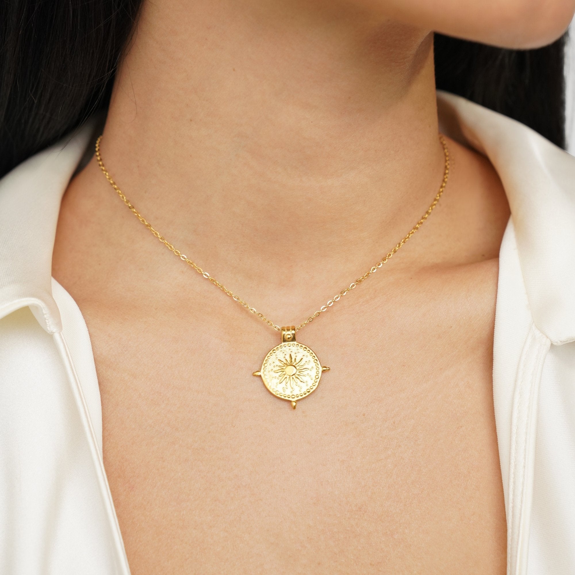 Collar de Oro de Solsticio de Verano