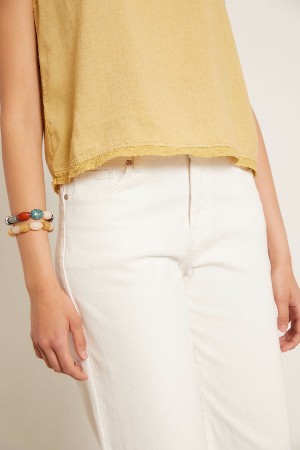 Top lino puntilla amarillo