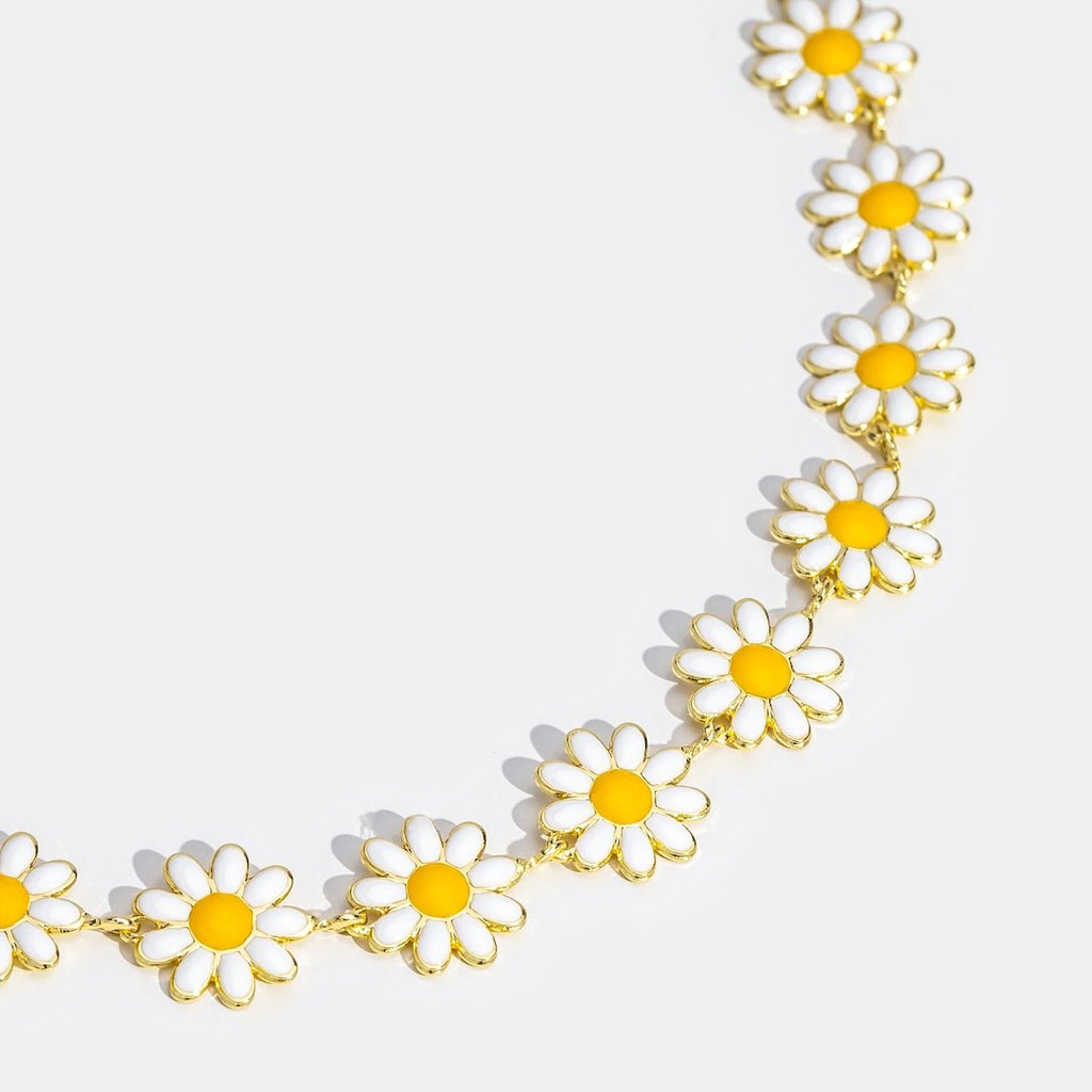 Collar de margarita blanca